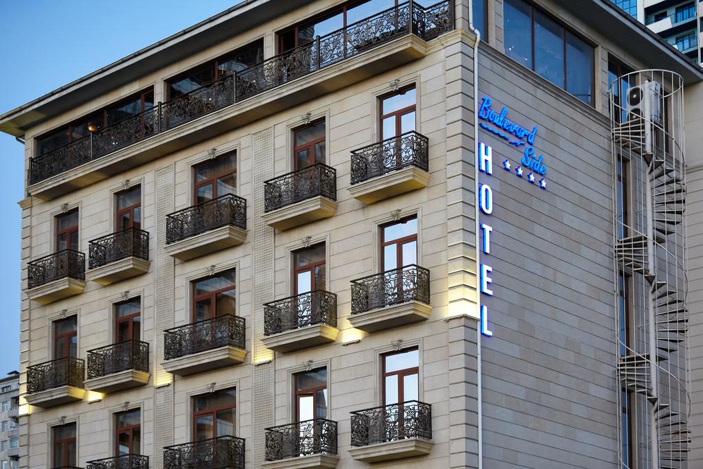 Boulevard Side Hotel room 1