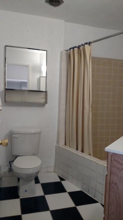 Essex House Motel room 5