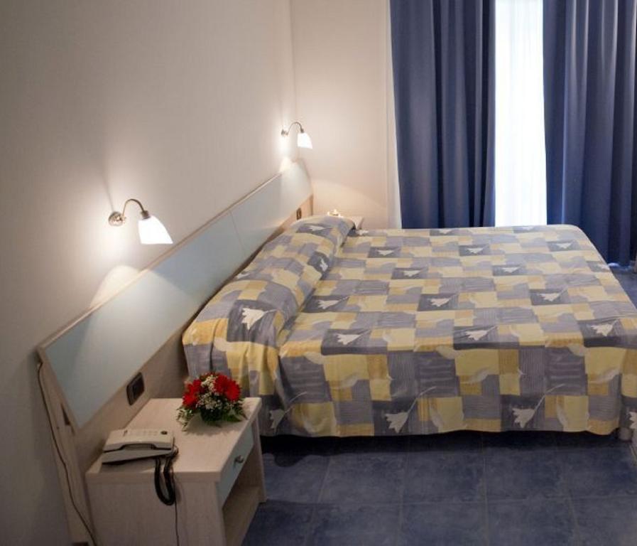 Pizzo Calabro Resort room 6