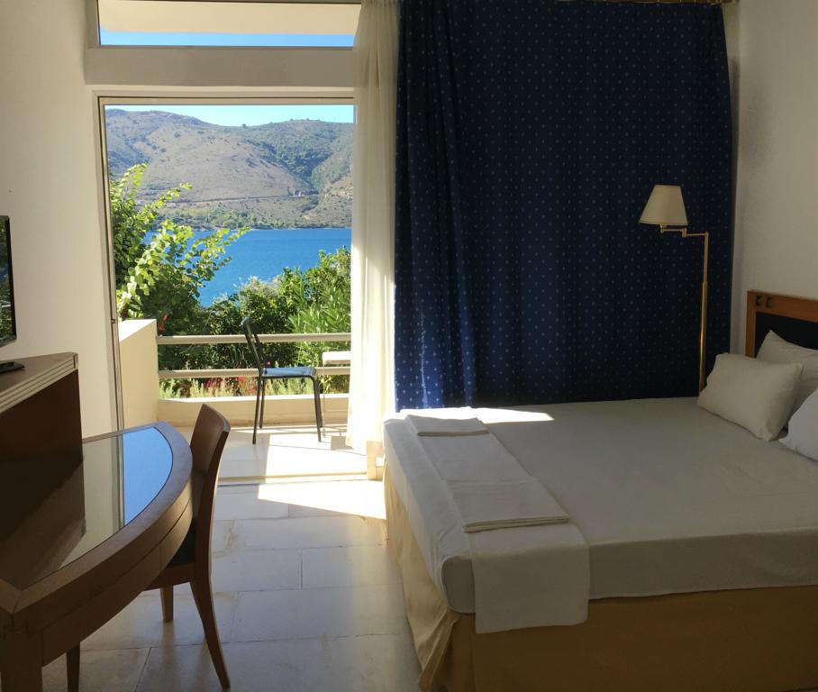 Plataria Seaside Resort room 1