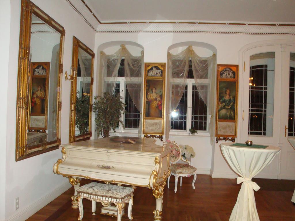 Schloss Grochwitz room 3