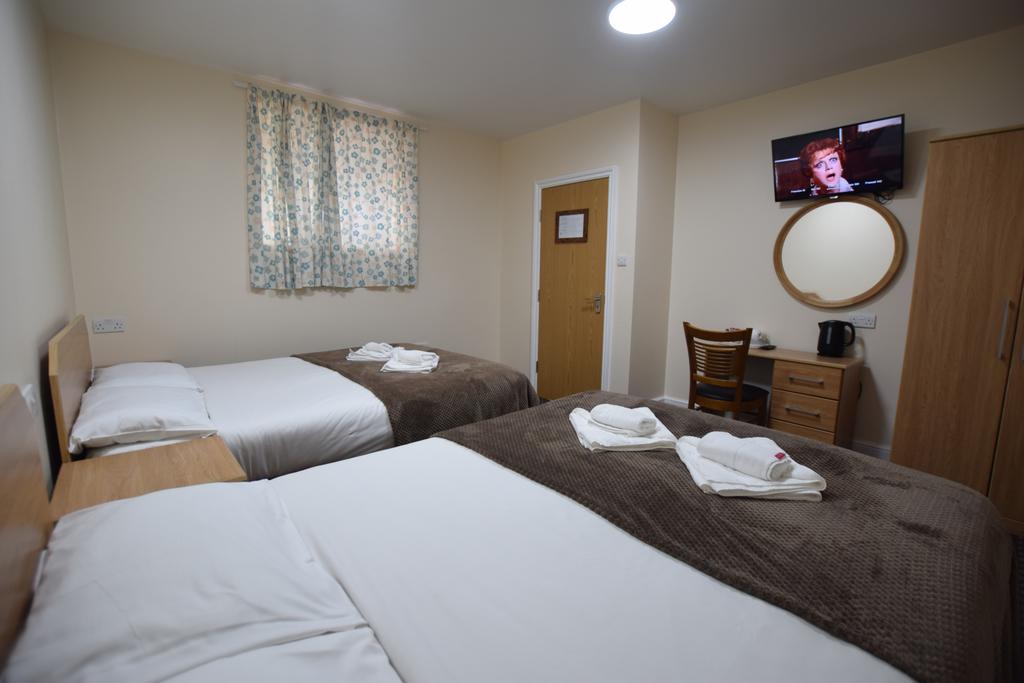 Woodlands Lodge room 2